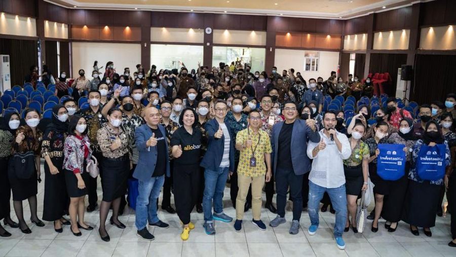 Trans F&B, Allo Bank dan InvestasiKu yang tergabung dalam ekosistem CT Corpora mengadakan seminar dan literasi keuangan dengan tema Tips Makan Hemat Hemat Ala Anak Kampus di Politeknik Pariwisata NHI Bandung yang dihadiri oleh hampir 200 Mahasiswa NHI pada Jumat, 19 Agustus 2022. Ist