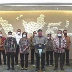 Airlangga Kumpulkan Gubernur, Sampaikan Arahan Khusus Jokowi!