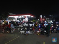 Pak Jokowi, Warga Sudah 'Panic Buying', Pertalite Jadi Naik?