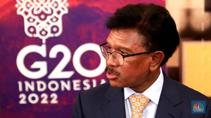 Johnny G Plate, Menteri Komunikasi dan Informatika Indonesia dalam acara Kelompok Kerja Ekonomi Digital Group of Twenty atau Digital Economy Working Group (4th DEWG Meeting) G20 pada 29 Agustus 2022 - 1 September 2022 di Hotel Mulia Resort Nusa Dua, Bali, Kamis (1/9/2022). (CNBC Indonesia/Muhammad Sabki) Johnny G Plate, Menteri Komunikasi dan Informatika Indonesia dalam acara Kelompok Kerja Ekonomi Digital Group of Twenty atau Digital Economy Working Group (4th DEWG Meeting) G20 pada 29 Agustus 2022 - 1 September 2022 di Hotel Mulia Resort Nusa Dua, Bali, Kamis (1/9/2022). (CNBC Indonesia/Muhammad Sabki)