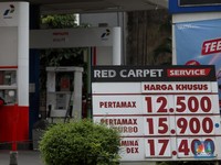 BBM Non Subsidi Turun, Pertalite Tetap Pusat Antrean di SPBU