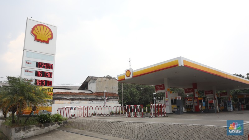 Pom Bensin Shell di Kawasan Jakarta (CNBC Indonesia/Andrean Kristianto) Pom Bensin Shell di Kawasan Jakarta (CNBC Indonesia/Andrean Kristianto)