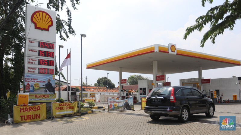 Pom Bensin Shell di Kawasan Jakarta (CNBC Indonesia/Andrean Kristianto) Pom Bensin Shell di Kawasan Jakarta (CNBC Indonesia/Andrean Kristianto)