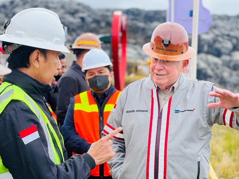Presiden Joko Widodo dan Ibu Iriana Joko Widodo bersama rombongan dengan mengendarai kendaraan roda empat menuju Tambang Grasberg milik PT Freeport Indonesia (PTFI) di Distrik Tembagapura, Kabupaten Mimika pada Kamis, 1 September 2022 pukul 07.00 Waktu Indonesia Timur (WIT). (Dok: Biro Pers Sekretariat Presiden)