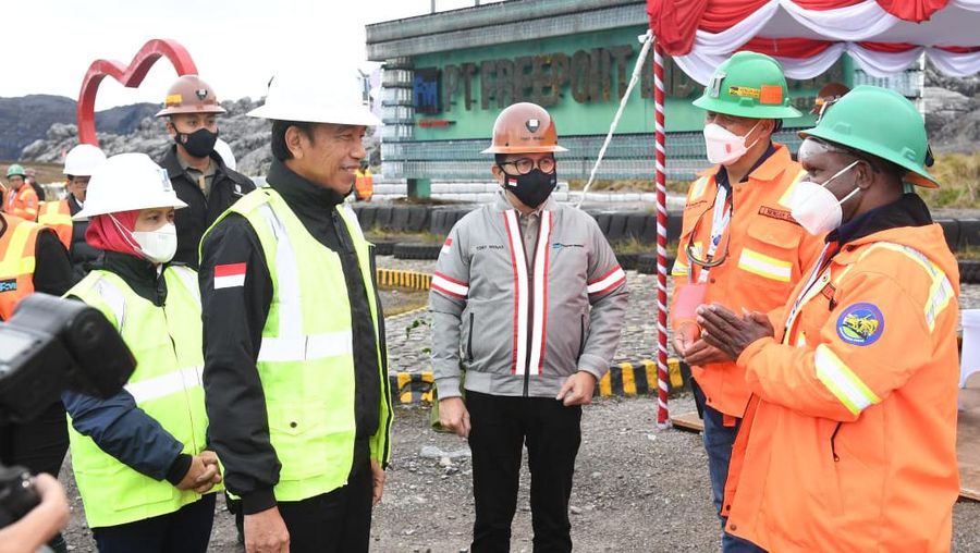 Presiden Joko Widodo dan Ibu Iriana Joko Widodo meninjau Tambang Grasberg milik PT Freeport Indonesia (PTFI) di Distrik Tembagapura, Kabupaten Mimika pada Kamis, 1 September 2022. Di Grasberg, Presiden dan Ibu Iriana mengunjungi Museum Bunaken untuk mendapatkan penjelasan tentang sejarah pertambangan PTFI. (Dok: Biro Pers Sekretariat Presiden)