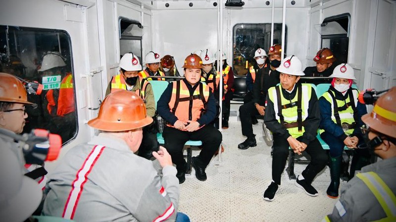 Dalam perjalanan menuju pertambangan bawah tanah, Kamis 1 September 2022, Presiden singgah di Deep Mill Level Zone (DMLZ) underground, Kabupaten Mimika. Di tempat itulah terdapat Masjid Al Baabul Munawwar dan Gereja Oikumene Soteria. (Dok: Biro Pers Sekretariat Presiden)