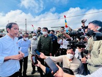 Banjir Duit! Tak Cuma Sebar BLT BBM, Jokowi Juga Bagikan Ini