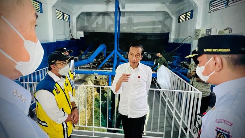 Presiden Joko Widodo meninjau Sistem Penyediaan Air Minum (SPAM) Weymomolin, Tanimbar selatan, Kabupaten Kepulauan Tanimbar, Provinsi Maluku, Jumat, 2 September 2022. (Dok: Biro Pers Sekretariat Presiden)