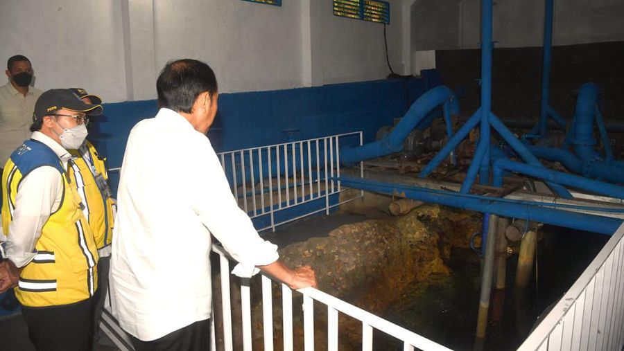 Presiden Joko Widodo meninjau Sistem Penyediaan Air Minum (SPAM) Weymomolin, Tanimbar selatan, Kabupaten Kepulauan Tanimbar, Provinsi Maluku, Jumat, 2 September 2022. (Dok: Biro Pers Sekretariat Presiden)
