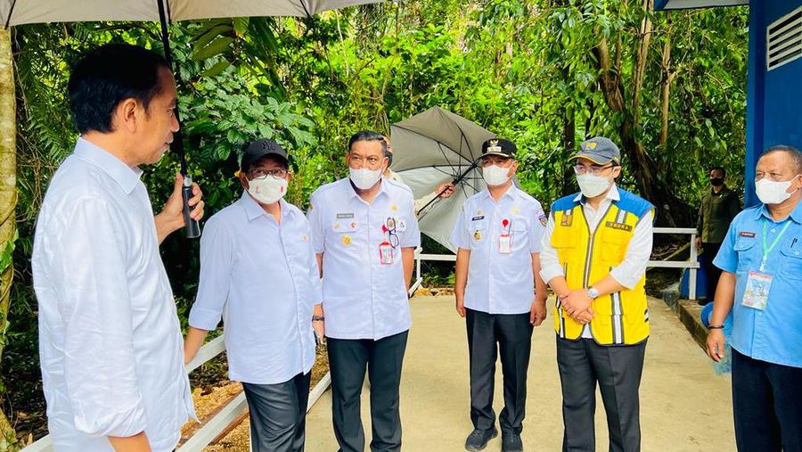Presiden Joko Widodo meninjau Sistem Penyediaan Air Minum (SPAM) Weymomolin, Tanimbar selatan, Kabupaten Kepulauan Tanimbar, Provinsi Maluku, Jumat, 2 September 2022. (Dok: Biro Pers Sekretariat Presiden)