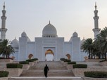 Alert! Pesawat Jatuh di Mesjid Agung Abu Dhabi UEA