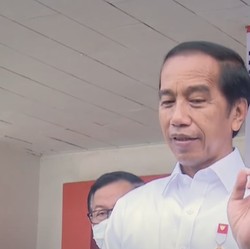 Jokowi Sebar BLT BBM di Lampung: 'Gak Mungkin 100% Bener'