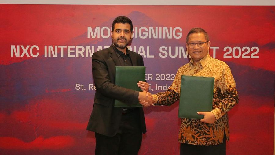 Perwakilan Arab Saudi dan Ketua Yayasan Nexticorn Rudiantara (kanan) setelah penandatangan nota kesepahaman kerja sama.
