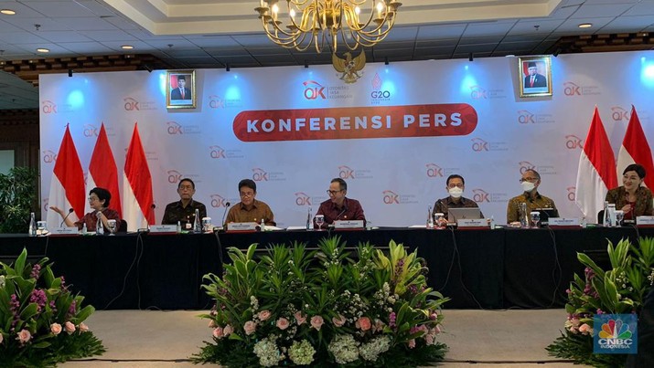 Konferensi pers perkembangan asesmen Sektor Jasa Keuangan dan Kebijakan OJK hasil Rapat Dewan Komisioner Bulanan (RDKB) Agustus 2022, Senin (5/9/2022). (CNBC Indonesia / Romys Binekasri)