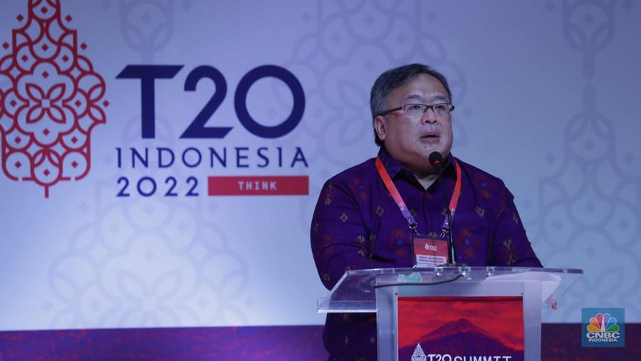 Lead Co-Chairs of T20, Bambang Brodjonegoro mememberikan sambutan dalam acara T20 Indonesia Summit 2022 di Nusa Dua, Bali, Senin (5/9/2022). T20 Indonesia Summit 2022 yang berlangsung  pada 5-6 September 2022 itu diselenggarakan sebagai bagian dari penguatan peran G20 dalam menavigasi dinamika global yang saat ini terjadi. Forum ini menjadi puncak penyelenggaraan T20 Indonesia.  (վ/ Tri Susilo)
