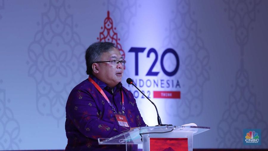Lead Co-Chairs of T20, Bambang Brodjonegoro mememberikan sambutan dalam acara T20 Indonesia Summit 2022 di Nusa Dua, Bali, Senin (5/9/2022). T20 Indonesia Summit 2022 yang berlangsung  pada 5-6 September 2022 itu diselenggarakan sebagai bagian dari penguatan peran G20 dalam menavigasi dinamika global yang saat ini terjadi. Forum ini menjadi puncak penyelenggaraan T20 Indonesia.  (CNBC Indonesia/ Tri Susilo)