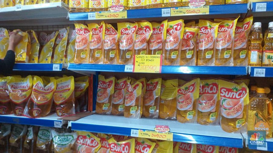 Ritel modern gencar menggelar diskon harga minyak goreng.