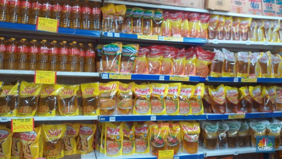 Ritel modern gencar menggelar diskon harga minyak goreng.