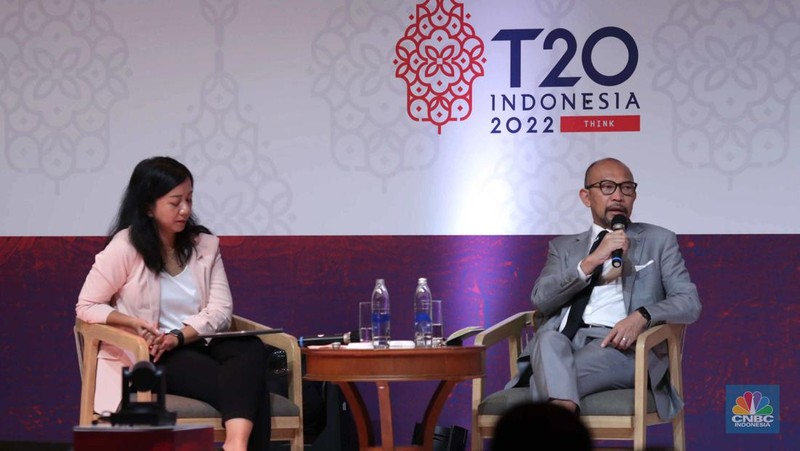 Lead Co-Chairs of T20, Bambang Brodjonegoro mememberikan sambutan dalam acara T20 Indonesia Summit 2022 di Nusa Dua, Bali, Senin (5/9/2022). T20 Indonesia Summit 2022 yang berlangsung  pada 5-6 September 2022 itu diselenggarakan sebagai bagian dari penguatan peran G20 dalam menavigasi dinamika global yang saat ini terjadi. Forum ini menjadi puncak penyelenggaraan T20 Indonesia.  (CNBC Indonesia/ Tri Susilo)