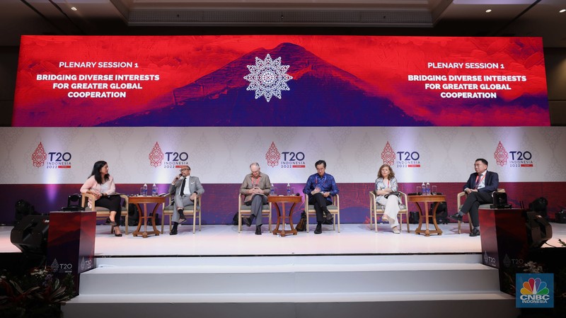 Lead Co-Chairs of T20, Bambang Brodjonegoro dalam acara T20 Indonesia Summit 2022 Lead Co-Chairs of T20, Bambang Brodjonegoro mememberikan sambutan dalam acara T20 Indonesia Summit 2022 di Nusa Dua, Bali, Senin (5/9/2022). T20 Indonesia Summit 2022 yang berlangsung pada 5-6 September 2022 itu diselenggarakan sebagai bagian dari penguatan peran G20 dalam menavigasi dinamika global yang saat ini terjadi. Forum ini menjadi puncak penyelenggaraan T20 Indonesia. (CNBC Indonesia/ Tri Susilo)
