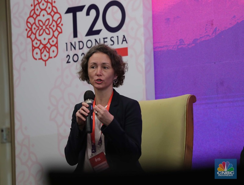 Lead Co-Chairs of T20, Bambang Brodjonegoro dalam acara T20 Indonesia Summit 2022 Lead Co-Chairs of T20, Bambang Brodjonegoro mememberikan sambutan dalam acara T20 Indonesia Summit 2022 di Nusa Dua, Bali, Senin (5/9/2022). T20 Indonesia Summit 2022 yang berlangsung pada 5-6 September 2022 itu diselenggarakan sebagai bagian dari penguatan peran G20 dalam menavigasi dinamika global yang saat ini terjadi. Forum ini menjadi puncak penyelenggaraan T20 Indonesia. (CNBC Indonesia/ Tri Susilo)
