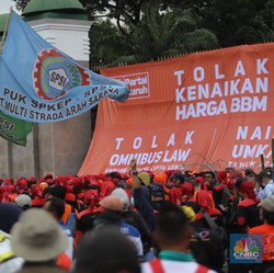 Buruh Tuntut Upah Naik 13%, Pengusaha Tekstil 'Nangis'
