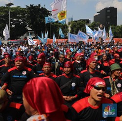 Paksa Pengusaha Naikkan Upah 13%, Buruh Mau Mogok Massal