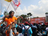 Buruh 'Menjerit', Harga-harga Terbang, Upah Harusnya Naik 25%