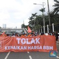 Ribuan Massa Tiba di Gedung DPR Demo Tolak Kenaikan Harga BBM