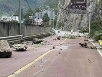 Breaking News: 32 Orang Tewas karena Gempa Dahsyat M 7,1 di China