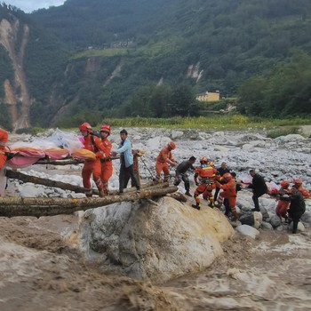 Potret Sichuan China Diguncang Gempa Dahsyat, 65 Tewas
