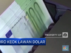 Pertama Kali di 20 Tahun, Euro Turun ke Bawah 99 Sen per USD