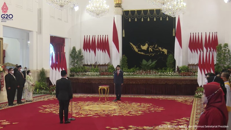 Jokowi saat mengikuti Pelantikan Menteri PANRB Sisa Masa Tahun Jabatan 2019-2022 dan Anggota DKPP, 7 September 2022