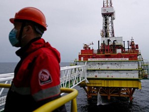 Sanksi Baru AS Bikin Perdagangan Minyak Turki-Rusia Terganggu