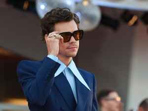 Ada Harry Styles di Vatikan saat Paus Baru Diumumkan