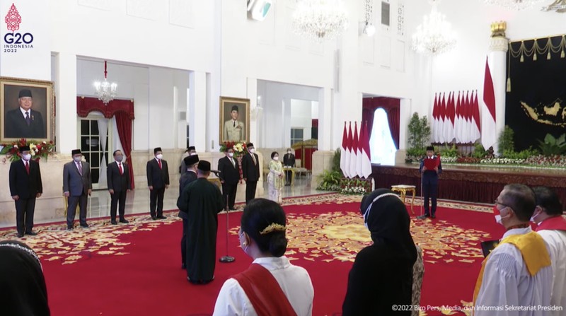 Jokowi saat mengikuti Pelantikan Menteri PANRB Sisa Masa Tahun Jabatan 2019-2022 dan Anggota DKPP, 7 September 2022