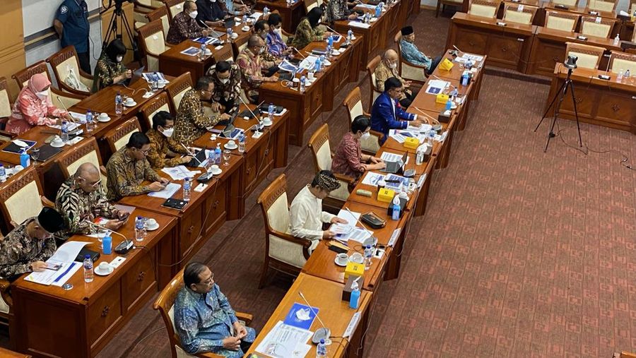 Menteri Komunikasi dan Informatika Johnny G. Plate dalam rapat bersama Komisi I DPR.