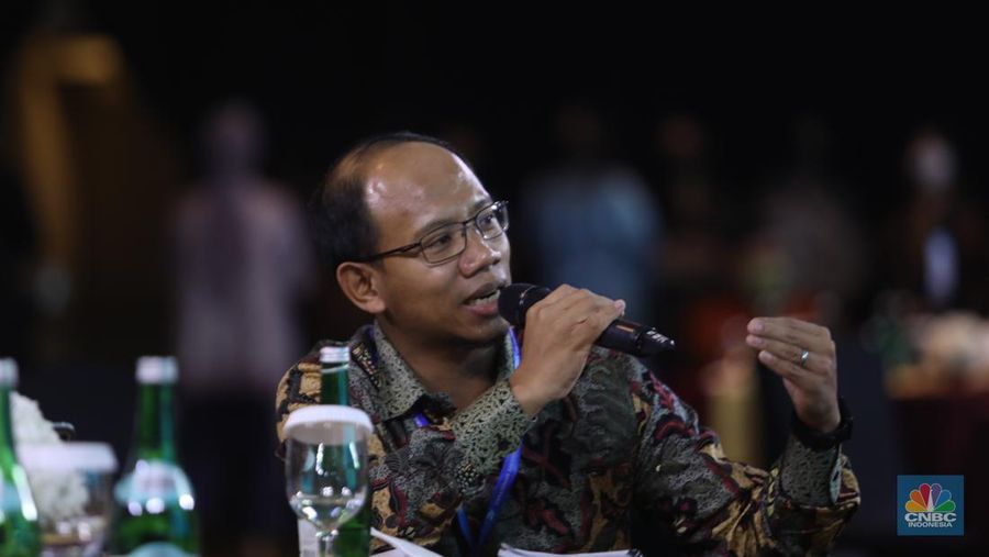 Paparan Wakil Direjtur Indef Eko Listiyanto di acara Sarasehan 100 Ekonom. (CNBC indonesia/Andrean Kristianto)