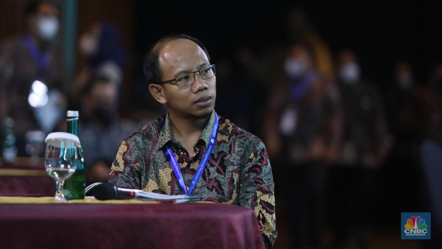 Paparan Wakil Direjtur Indef Eko Listiyanto di acara Sarasehan 100 Ekonom. (CNBC indonesia/Andrean Kristianto)