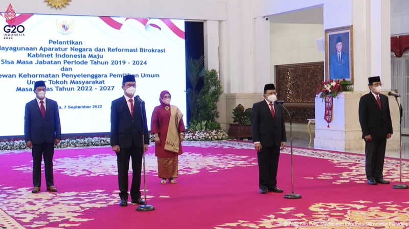 Jokowi saat mengikuti Pelantikan Menteri PANRB Sisa Masa Tahun Jabatan 2019-2022 dan Anggota DKPP, 7 September 2022