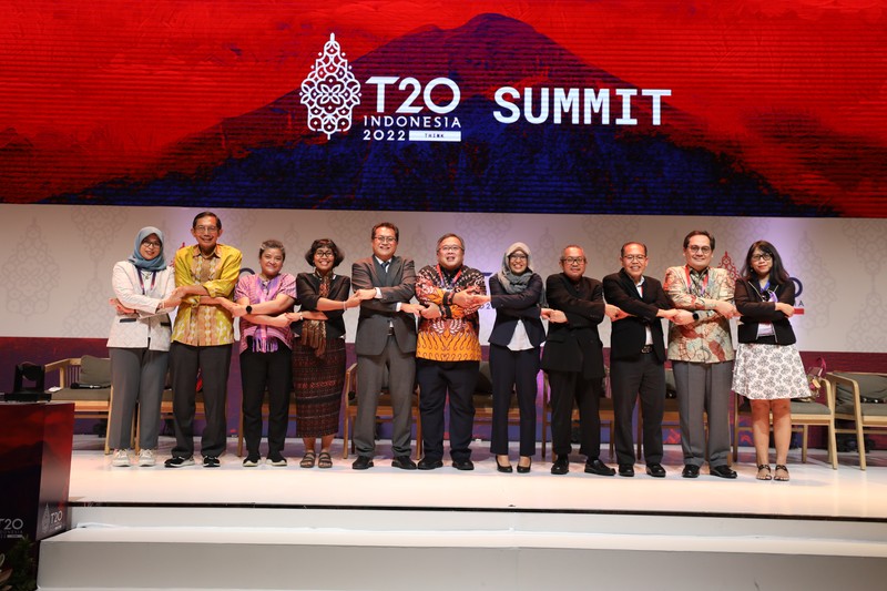 Pertemuan T20 Indonesia Summit 2022 yang digelar di Hilton Resort, Nusa Dua, Bali pada 4-6 September 2022. Lead Co-Chair T20 Indonesia Bambang Brodjonegoro memberikan sambutan pada forum T20 Summit Indonesia di acara puncak KTT T20 yang digelar di Hilton Resort, Nusa Dua, Bali. (CNBC Indonesia/Tri Susilo)) pertemuan T20 Indonesia Summit 2022 yang digelar di Hilton Resort, Nusa Dua, Bali pada 4-6 September 2022. Lead Co-Chair T20 Indonesia Bambang Brodjonegoro memberikan sambutan pada forum T20 Summit Indonesia di acara puncak KTT T20 yang digelar di Hilton Resort, Nusa Dua, Bali. (CNBC Indonesia/Tri Susilo))