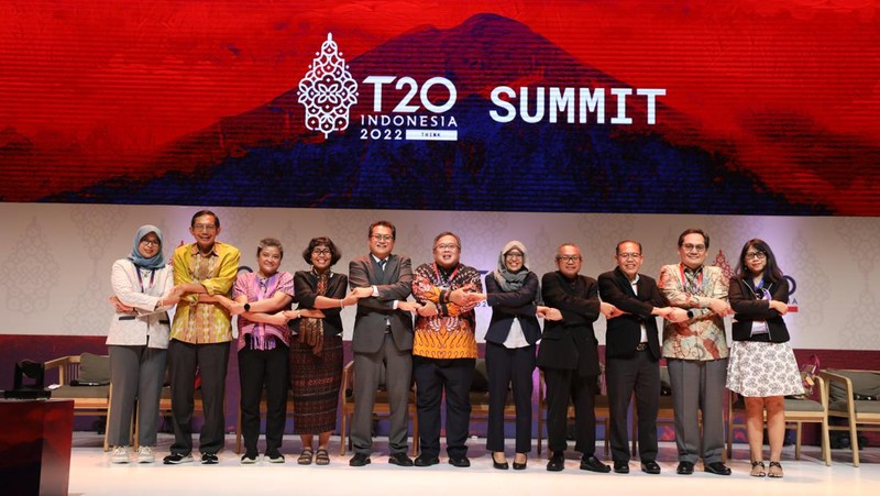 pertemuan T20 Indonesia Summit 2022 yang digelar di Hilton Resort, Nusa Dua, Bali pada 4-6 September 2022. Lead Co-Chair T20 Indonesia Bambang Brodjonegoro memberikan sambutan pada forum T20 Summit Indonesia di acara puncak KTT T20 yang digelar di Hilton Resort, Nusa Dua, Bali. (CNBC Indonesia/Tri Susilo))