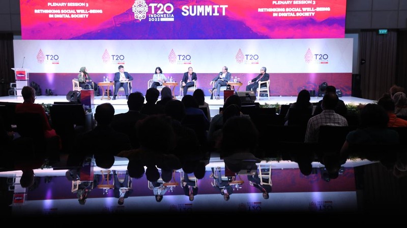 pertemuan T20 Indonesia Summit 2022 yang digelar di Hilton Resort, Nusa Dua, Bali pada 4-6 September 2022. Lead Co-Chair T20 Indonesia Bambang Brodjonegoro memberikan sambutan pada forum T20 Summit Indonesia di acara puncak KTT T20 yang digelar di Hilton Resort, Nusa Dua, Bali. (CNBC Indonesia/Tri Susilo))