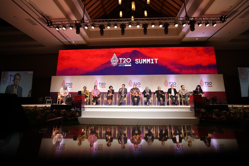 Pertemuan T20 Indonesia Summit 2022 yang digelar di Hilton Resort, Nusa Dua, Bali pada 4-6 September 2022. Lead Co-Chair T20 Indonesia Bambang Brodjonegoro memberikan sambutan pada forum T20 Summit Indonesia di acara puncak KTT T20 yang digelar di Hilton Resort, Nusa Dua, Bali. (CNBC Indonesia/Tri Susilo)) pertemuan T20 Indonesia Summit 2022 yang digelar di Hilton Resort, Nusa Dua, Bali pada 4-6 September 2022. Lead Co-Chair T20 Indonesia Bambang Brodjonegoro memberikan sambutan pada forum T20 Summit Indonesia di acara puncak KTT T20 yang digelar di Hilton Resort, Nusa Dua, Bali. (CNBC Indonesia/Tri Susilo))