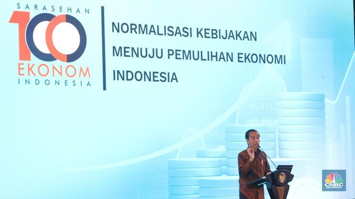 Presiden RI Jokowi di acara Sarasehan 100 Ekonom (CNBC Indonesia/Andrean Kristianto) Presiden RI Jokowi di acara Sarasehan 100 Ekonom (CNBC Indonesia/Andrean Kristianto)