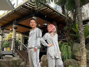 Respons Denny Cagur Usai Istri Keluhkan Jarang Jalan Berdua