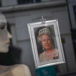 Riwayat Penyakit Ratu Elizabeth, dari Meriang Hingga Katarak