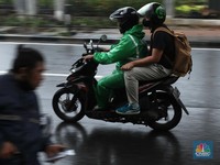 Adu Mahal Tarif Ojol Setelah Grab dan Gojek Kejar Profit