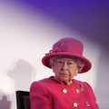 Skandal Inggris Era Ratu Elizabeth, Selingkuh-Mau Bunuh Diri