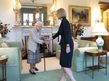 Tangan Mendiang Ratu Elizabeth Memar, Inikah Penyebabnya?